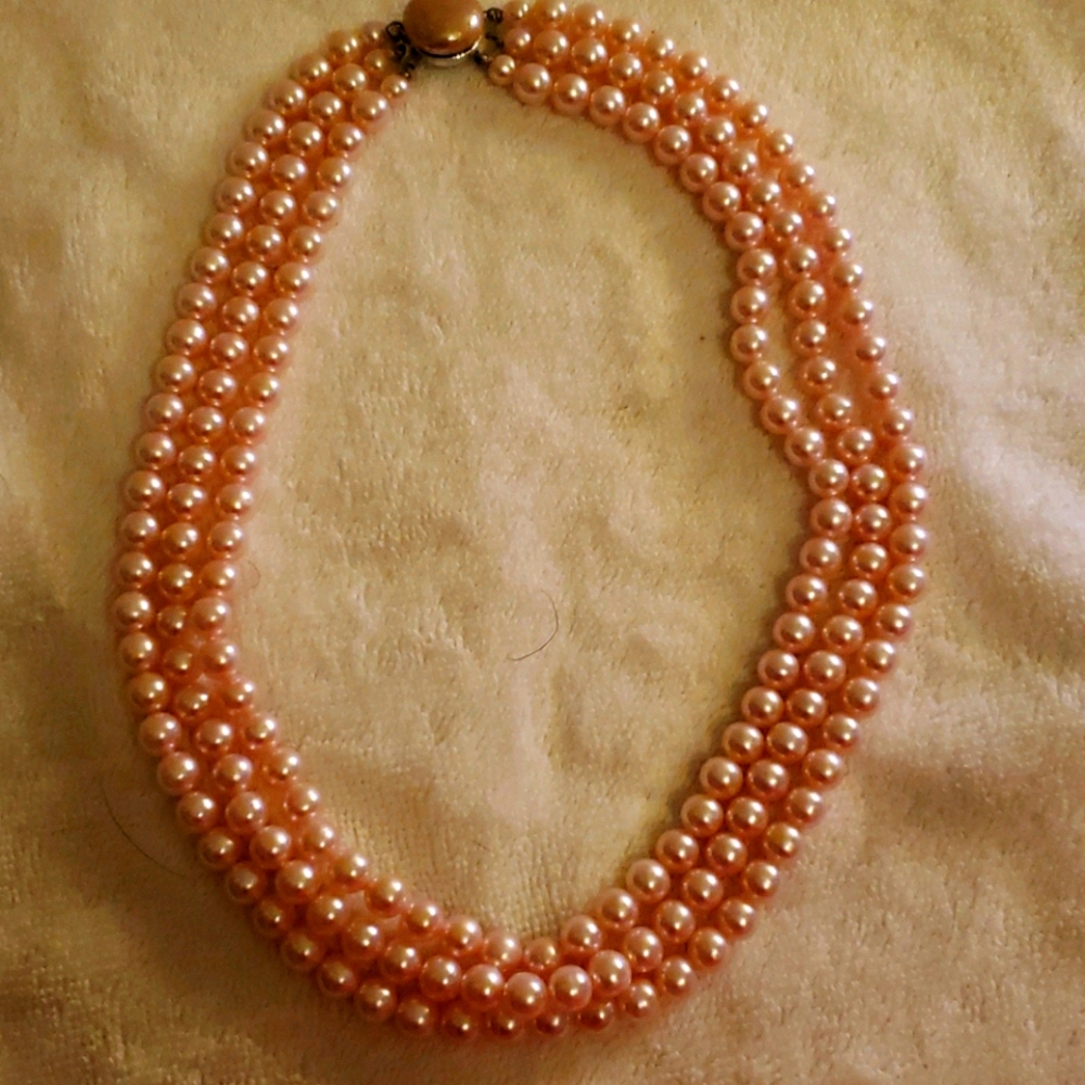 Vintage faux pearl necklace